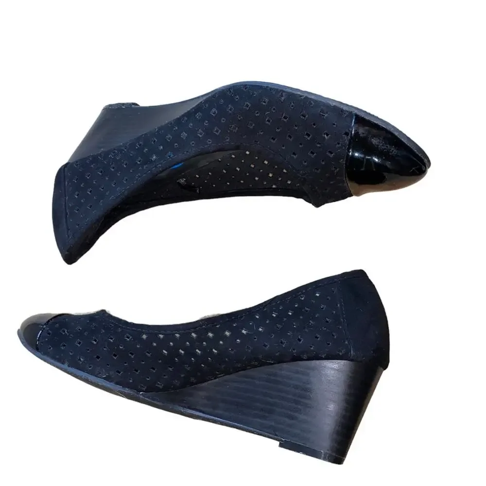 Seychelles Black Suede Wedge Heels Size 10 Cap Toe Laser Cut Comfort Shoes‎